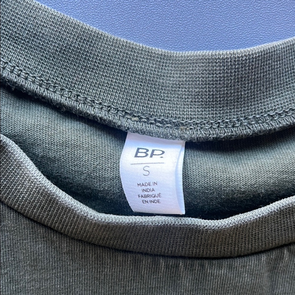 Green Cropped T-Shirt - Picture 2 of 4